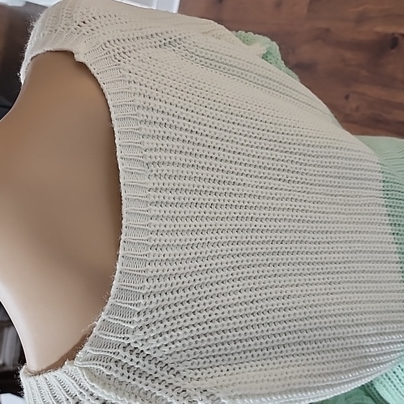 NEW Sweater from Italy - Picture 6 of 7